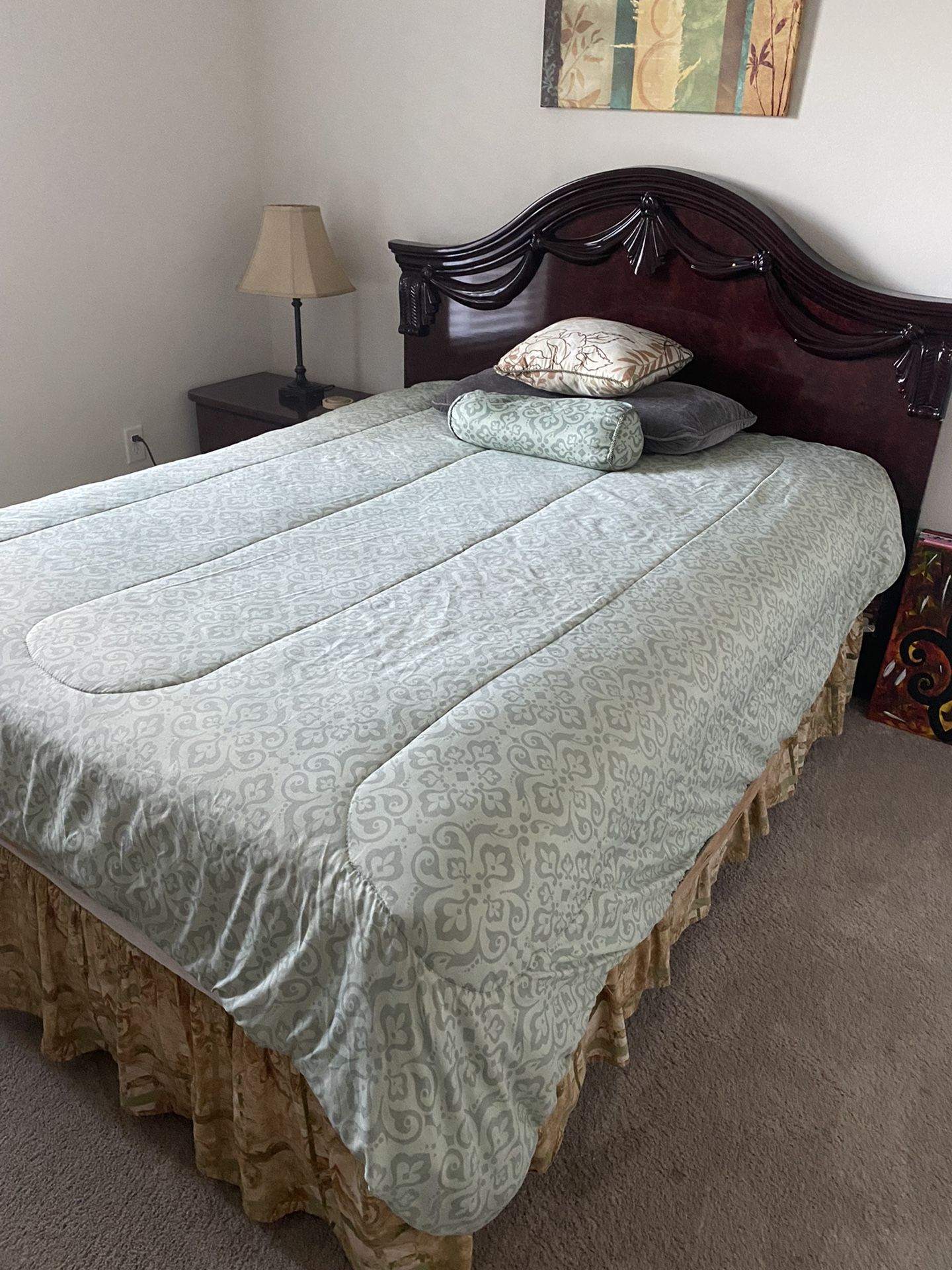 Bedroom Set with Full Size Mattress Included