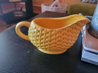 1 Ceramic Gravy boat