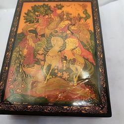 Vintage Russian Folklore Palekh Papier-Mache Lacquer Footed Box Red Int
