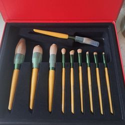 $10 Makeup 10 pcs brushes