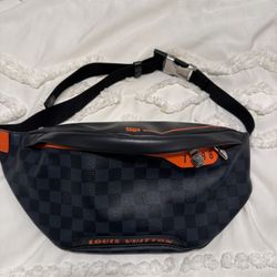 Louis Vuitton Discovery Bumbag Limited Edition Damier Cobalt Race
