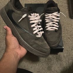 Travis Scott Velvet Brown 