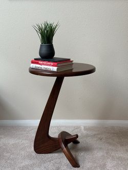 Mid-Century Modern Style Z-Base Wood Side Table