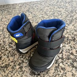 Toddler snow boots size 6