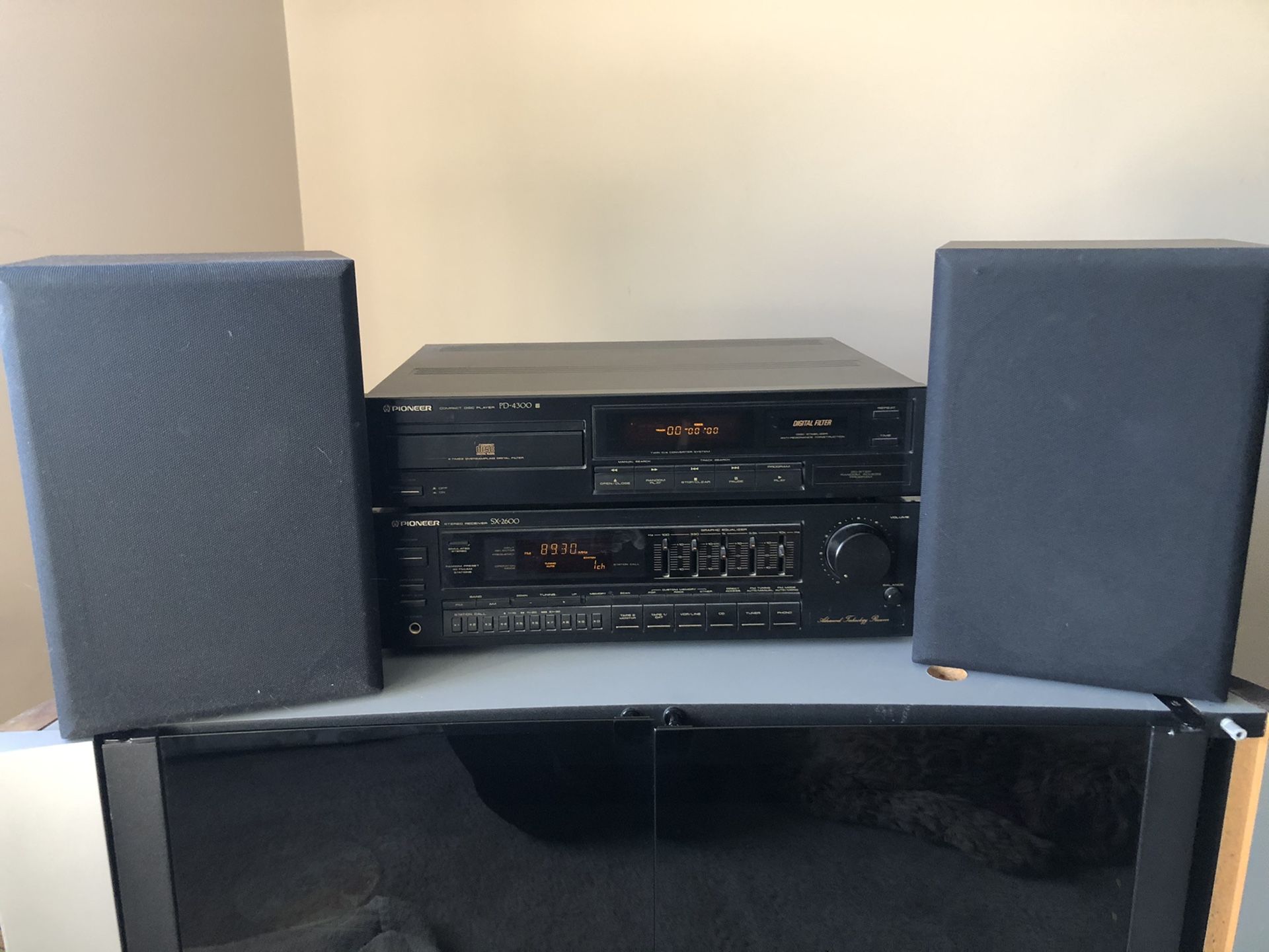 Pioneer stereo receiver and DVD player