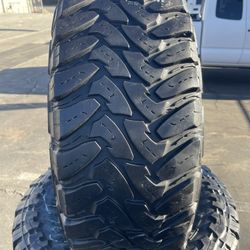 35x12.50r17  (4) Toyo Open Country MT