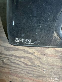 Leer Signature Truck Topper Cap  6.5ft (Approximate size: 81W × 71L)