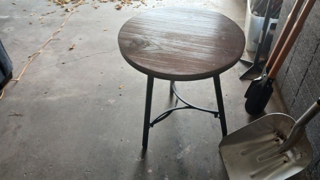 2 Bedside Tables