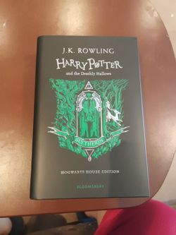 J.K. Rowling Harry Potter & the Deathly Hallows: Slytherin Hogwarts House Edition