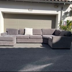 Stunning Macys Gray Sectional couch Radley In Excellent Condition - Free Delivery 🚚 