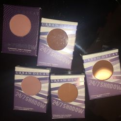 Urban Decay 24/7 Shadow. Great discount!!!