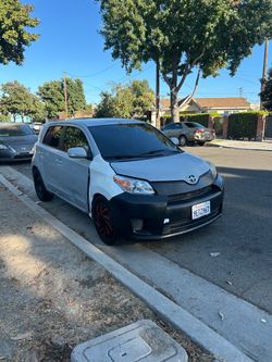 Scion xD Hatchback – Damaged