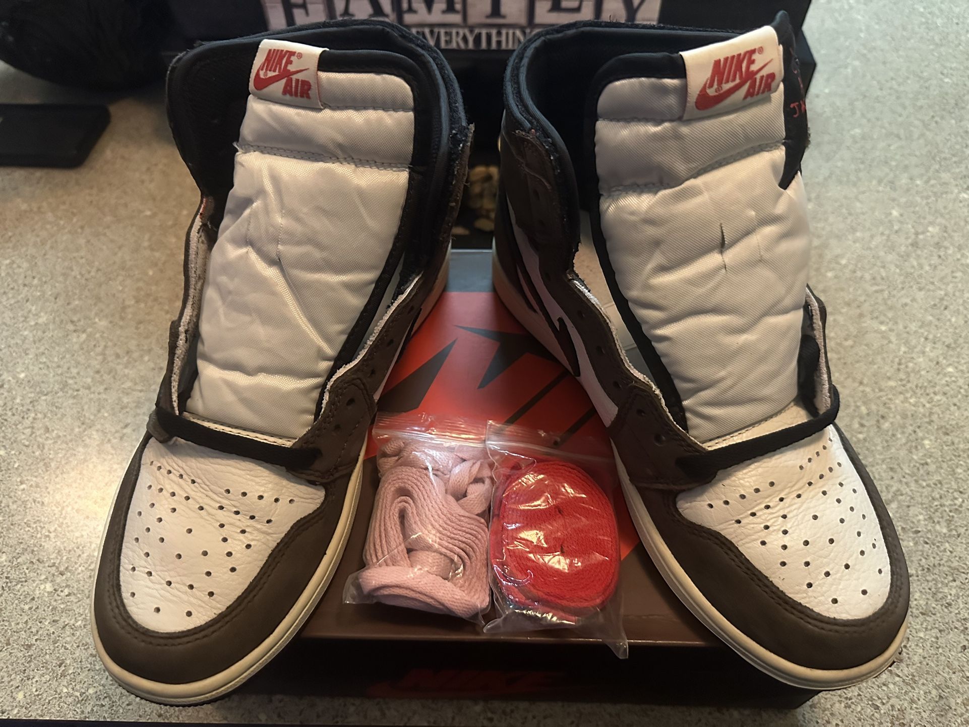 Travis Scott Jordan 1 Mocha 8