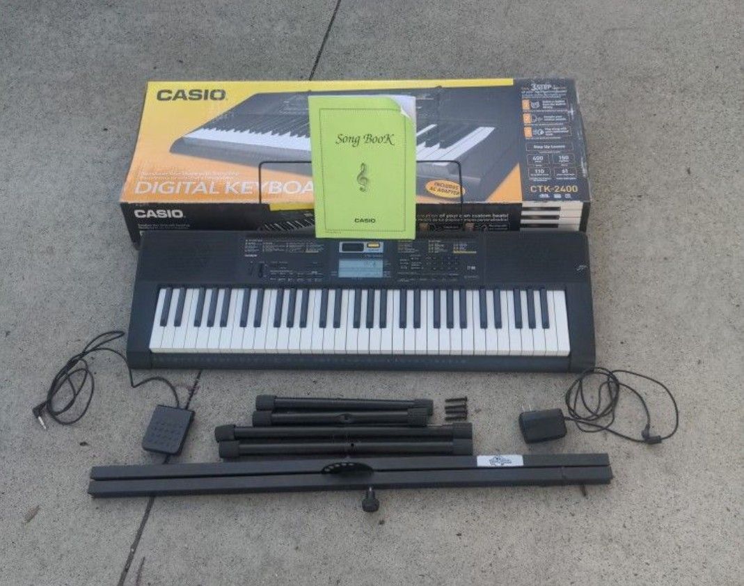 Casio CTK-2400 digital keyboard