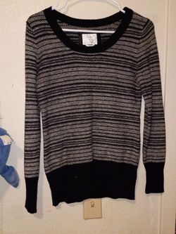Size medium old navy sweat shirt