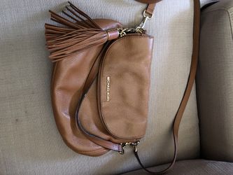 Michael kors crossbody