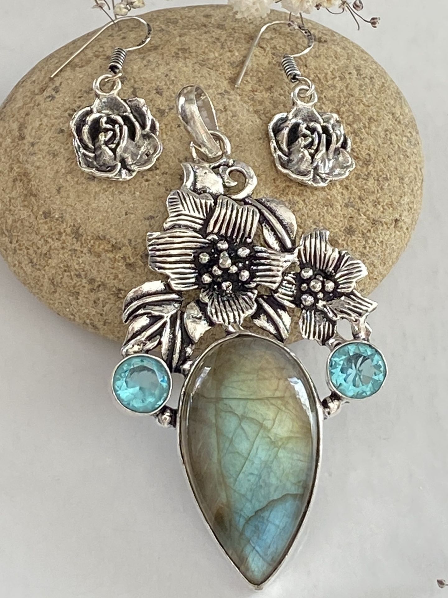 Fire labradorite and blue topaz 925 sterling silver overlay handcrafted pendant and earring set