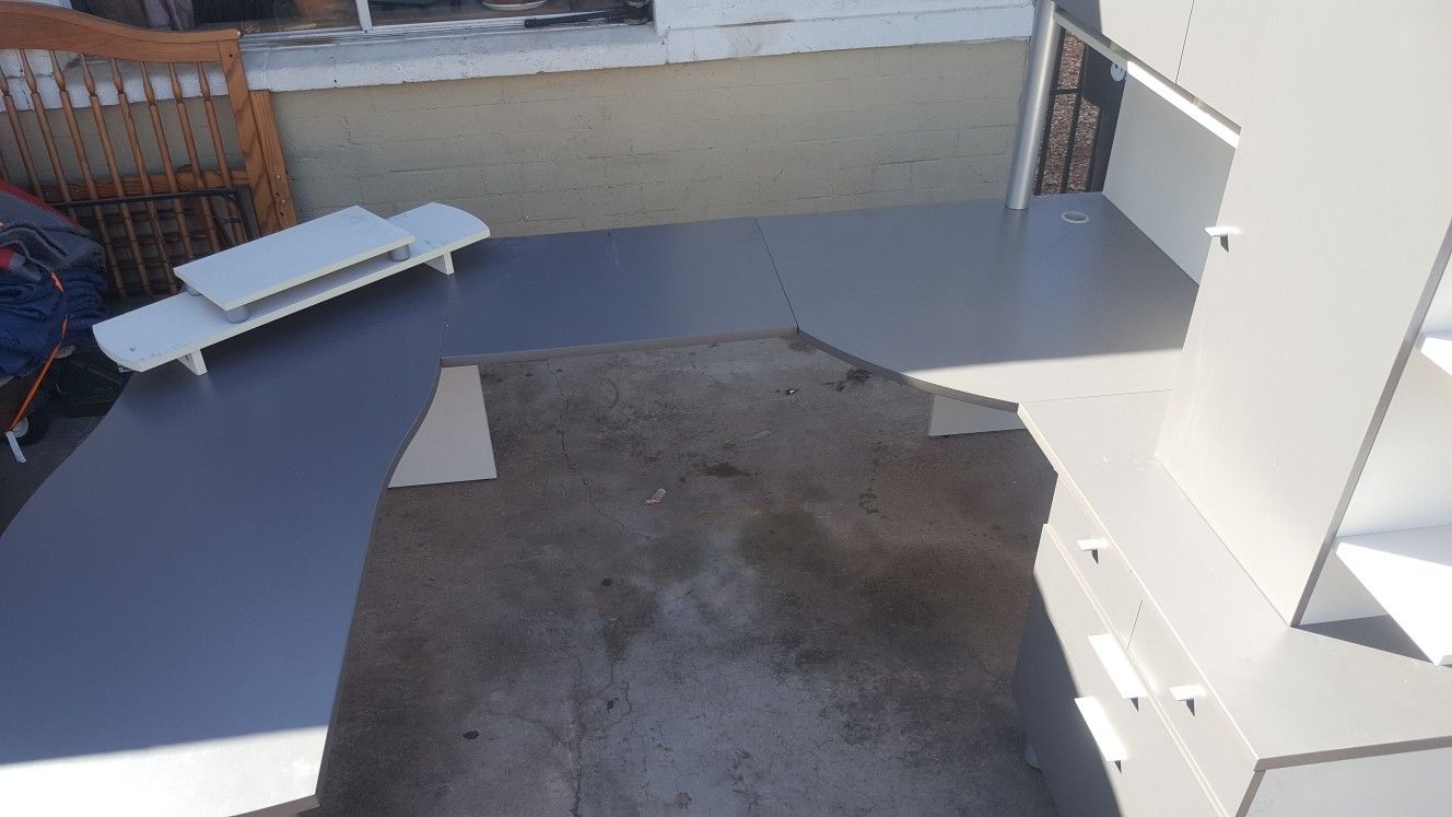 Executive style u-shaped desk with credenza