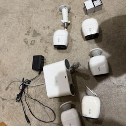 Arlo cameras And Base
