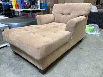 ASHLEY Light Brown Tufted Mahoney Chaise Lounge Chair