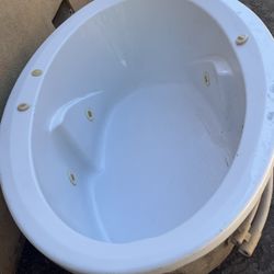  Jetted Bathtub