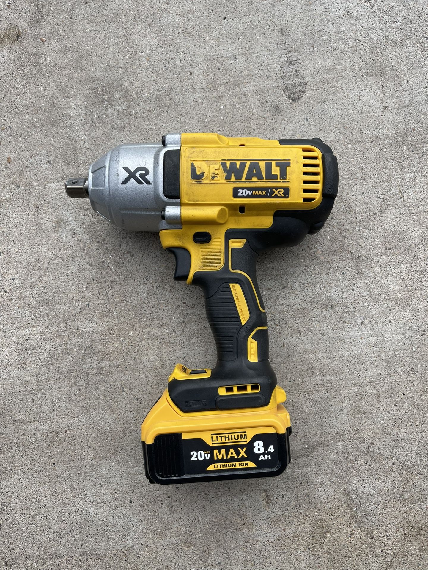 Dewalt 1/2 Impact High Torque With Battery 