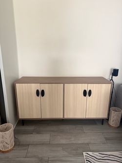 Double door cradenza