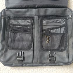 Leatherette laptop carrying case Black