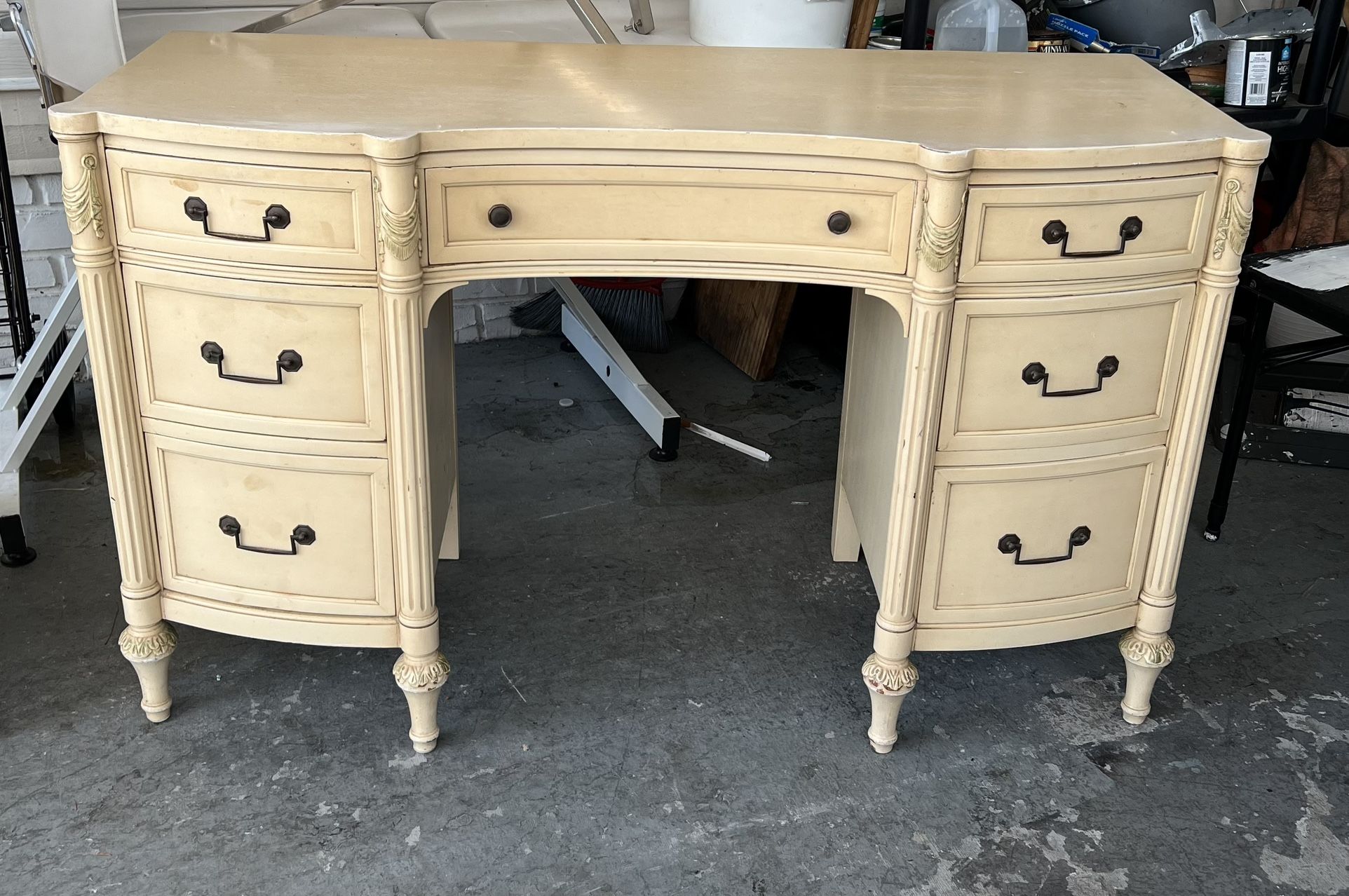 Solid Wood Set Of Chest Of Drawers And Vanity/Desk! Measurements In