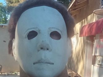 michael myers’s halloween mask