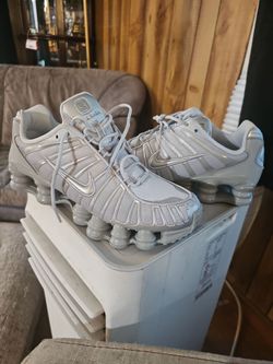BRAND NEW NIKE SHOX