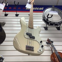 Cort Electric 4-String Bass