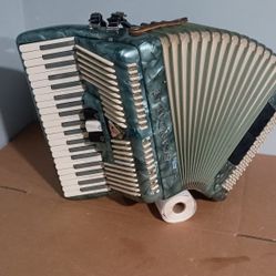 Accordion Scanealli. 