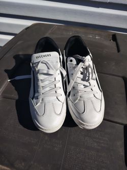 Sketchers Los Angeles Size 7 Memory Foam 