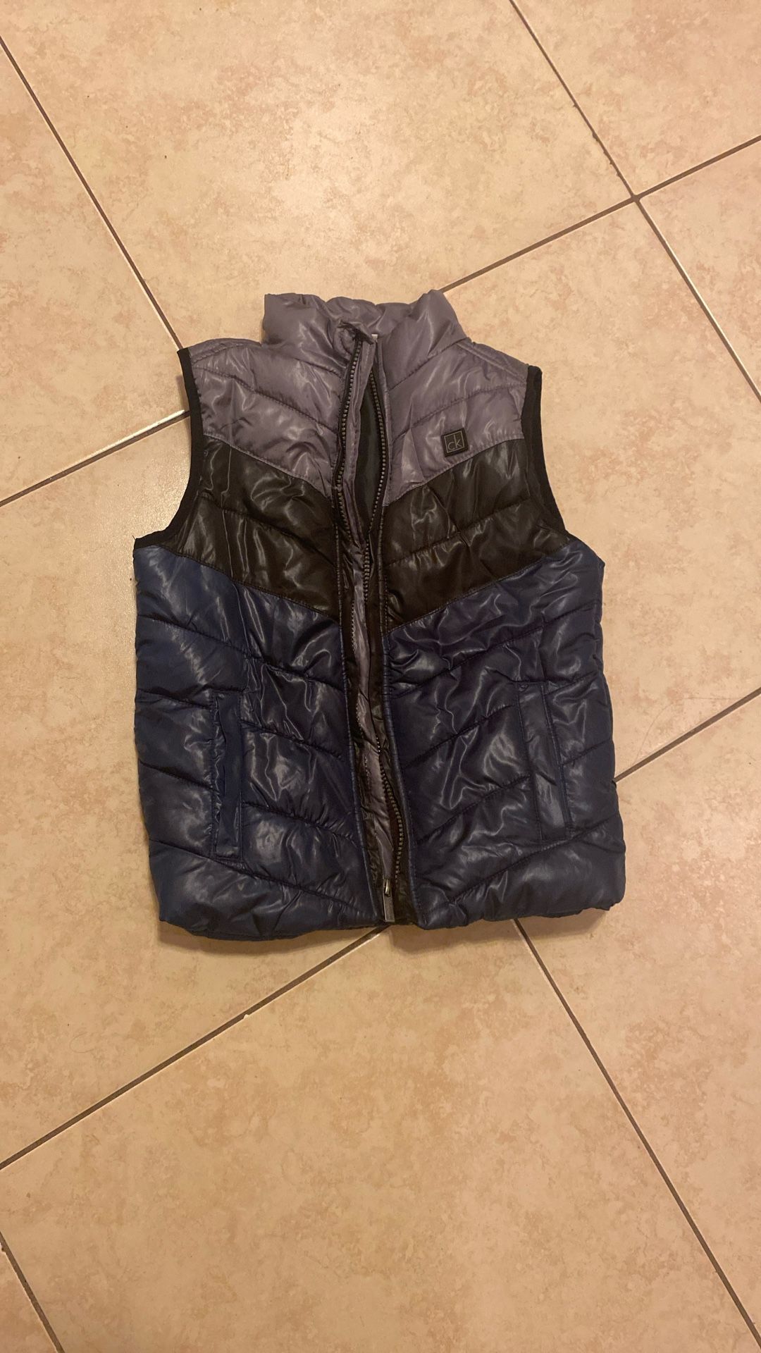 Chaleco para niño Size 6, Perfectas Condiciones $10.00