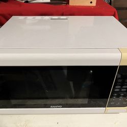 Sanyo Microwave