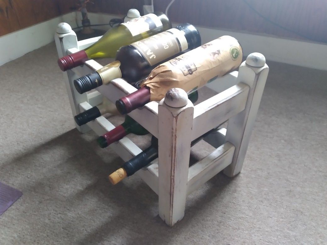 New 6 bottle,, on the counter wine rack