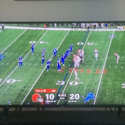 Samsung 43” 4K QLED smart TV