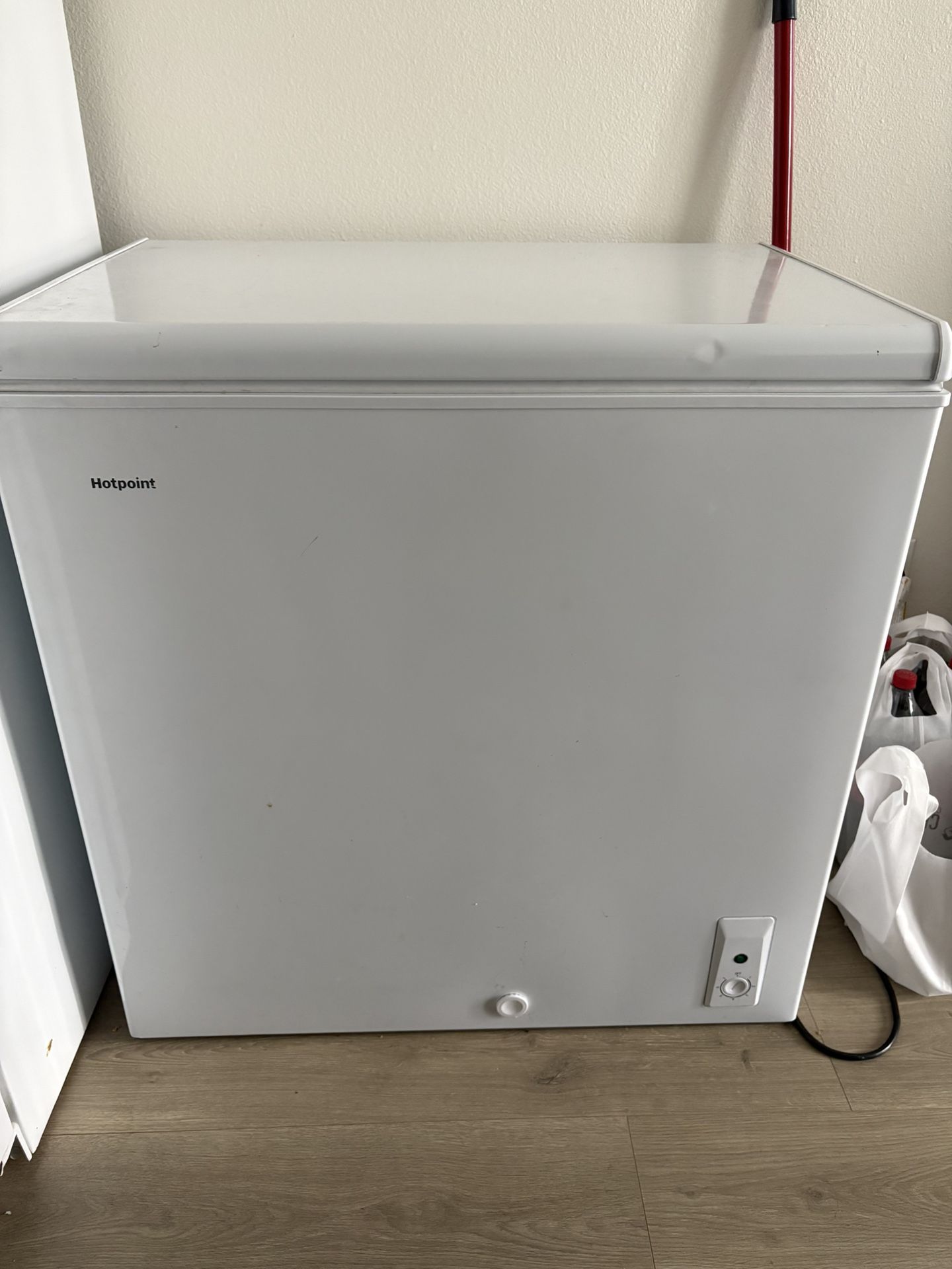 White Hotpoint chest freezer