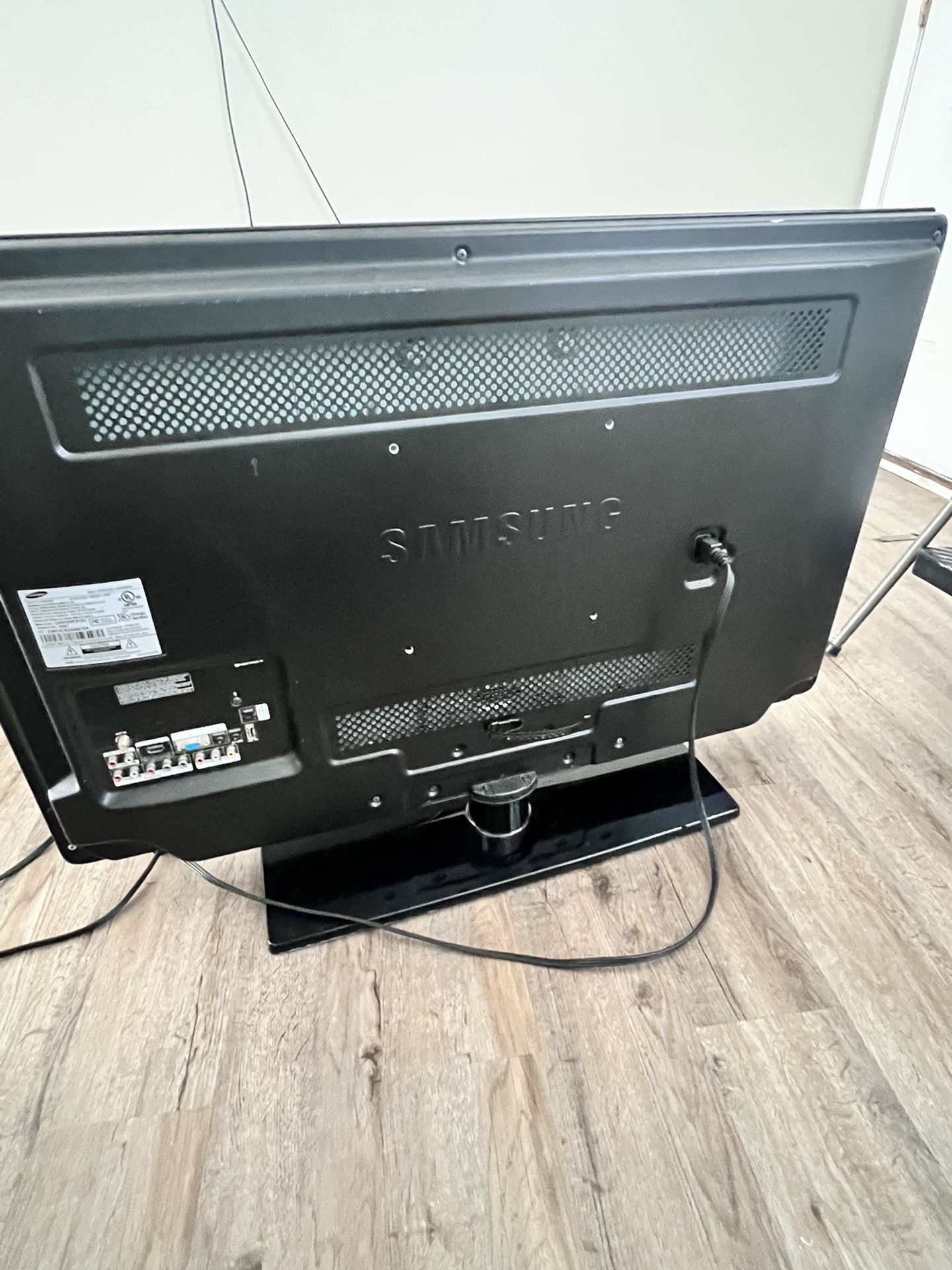 45” Samsung TV