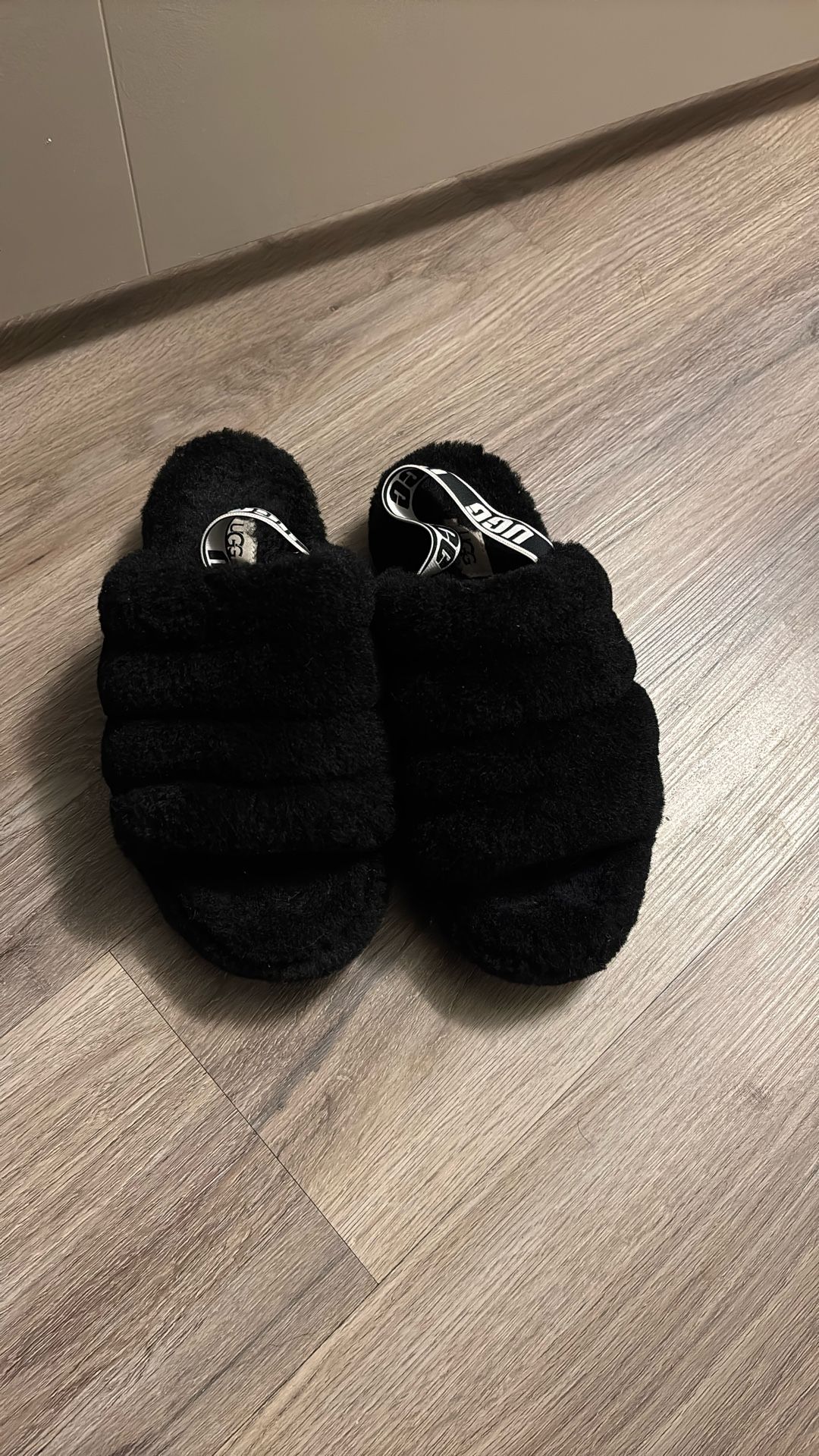 UGG Fluff Slidez