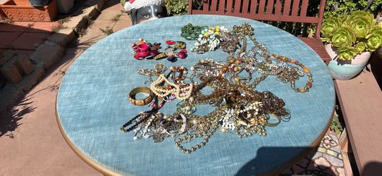 Big Bag of Vintage Costume Jewelry Super low price !