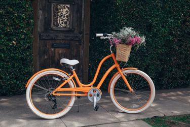 Beach cruiser bicycle