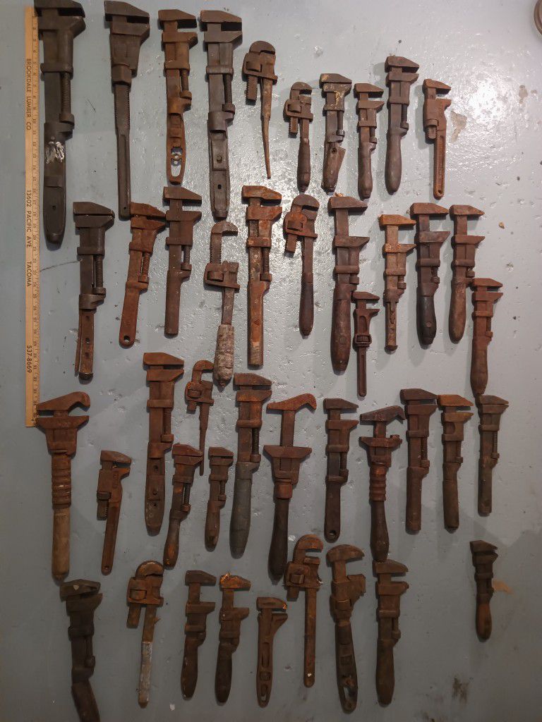 Antique Tools Monkey Pipe Wrenches Lot  Of 44