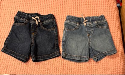 Toddler jean shorts - size 2T