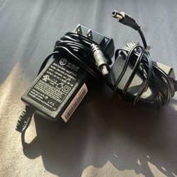 Ac-dc Adapter