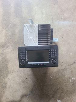 OEM Mercedes ML350 Radio & Amp