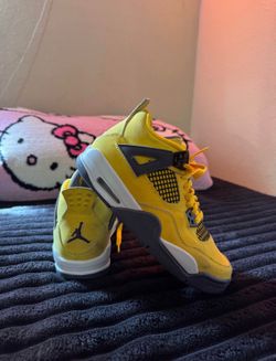 Jordan 4s ‘Lightning’ 2021
