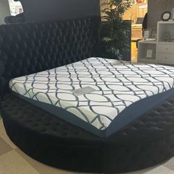 [OM] 🟪 Only $45 initial then take it home 🏡 Brand New Delilah King Size Circle Black Bed Frame With Storage 
