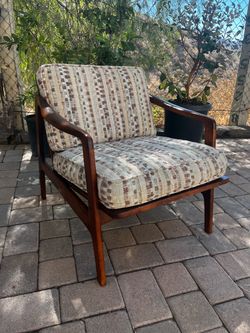 Vintage - MCM - Mid Century Danish Modern Style Rosewood Lounge Chair - Made in Japan
